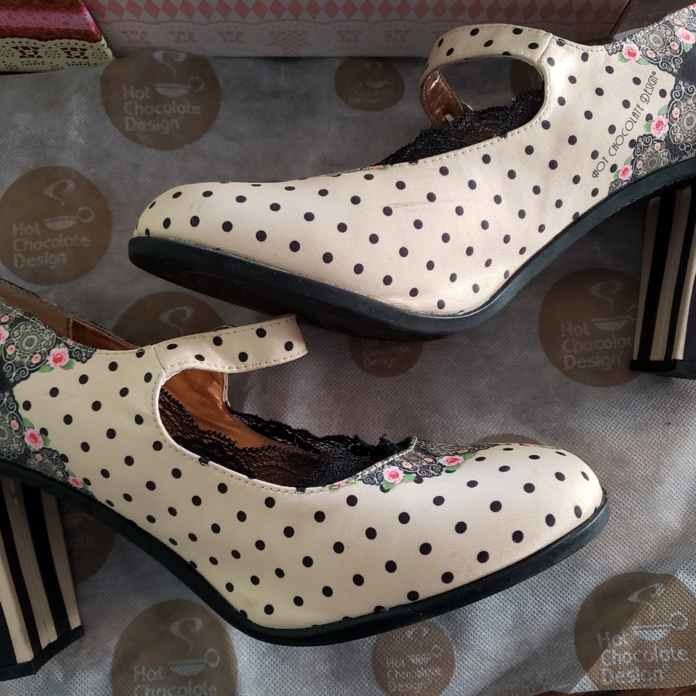 Hot Chocolate High Heels, Size 11